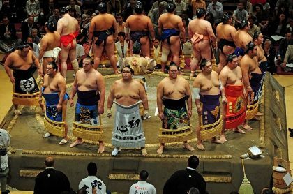 турнир по сумо