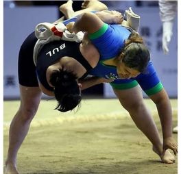 Женщины в борьбе сумо