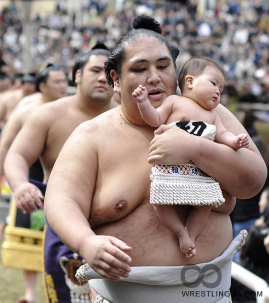 Начало ежегодного турнира сумо в Токио