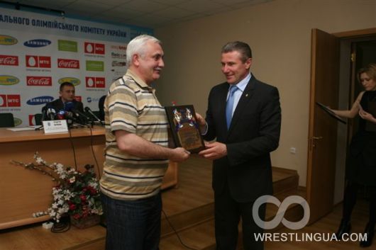 Станислав Бондаренко получил награду лучшего спортсмена страны февраля-2010