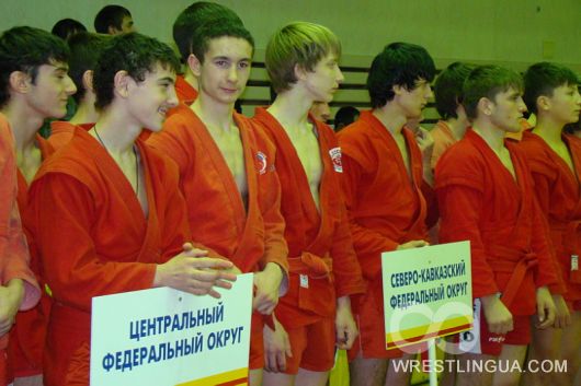 В Чебоксарах прошло юношеское первенство России по самбо