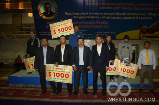 Анонс международного турнира по вольной борьбе памяти Динмухамеда Кунаева - 2013
