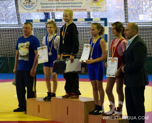  Результаты чемпионата Украины среди девочек 1998-99г.р. по вольной борьбе 2013