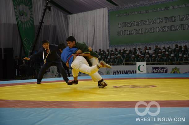 В Ашхабаде прошел XII Чемпионат мира по борьбе на поясах и первый чемпионат мира по туркменской национальной борьбе гореш. Фото
