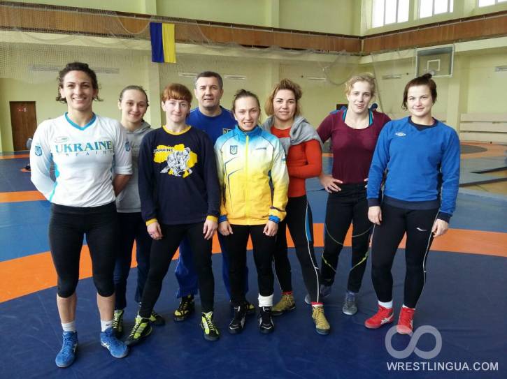 Первый в 2016 году сбор провела сборная команда Украины по женской вольной борьбе. Фото.